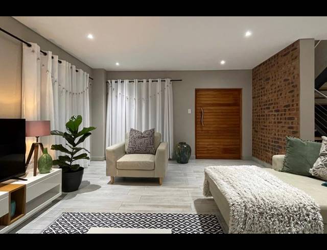 3 BEDROOM TOWNHOUSE FOR SALE IN LEONARD